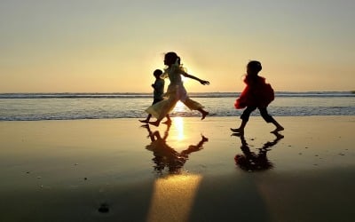 Childhood Joys-Happy Children Music