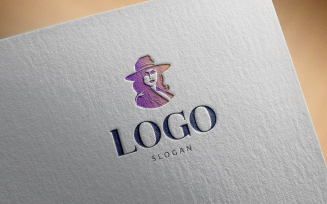 lady with hat logo-038-023