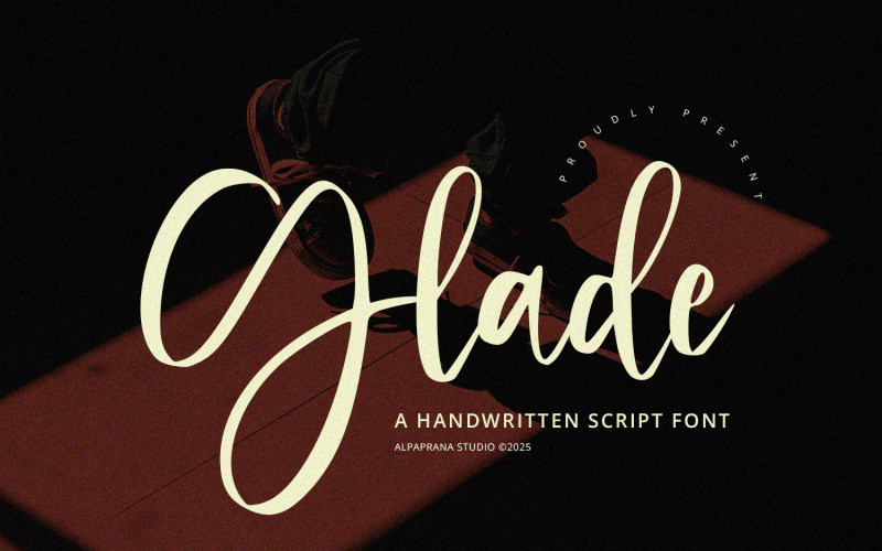 Glade - Handwritten Script Font