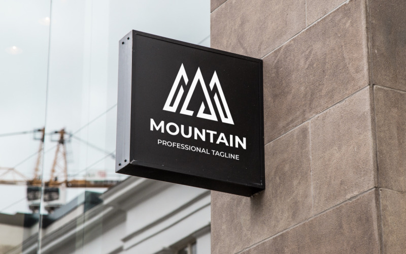 Modello di logo di lettera M di montagna