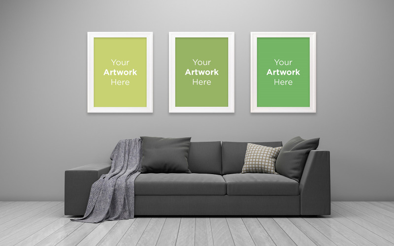 Maqueta de tres marcos vacíos en la pared detrás del sofá en maqueta de producto de sala de estar moderna
