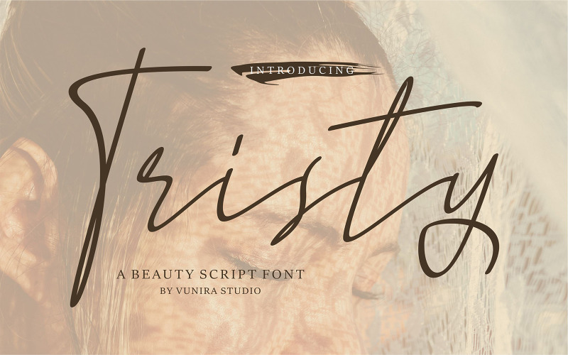 Tristy | Uma fonte cursiva da beleza