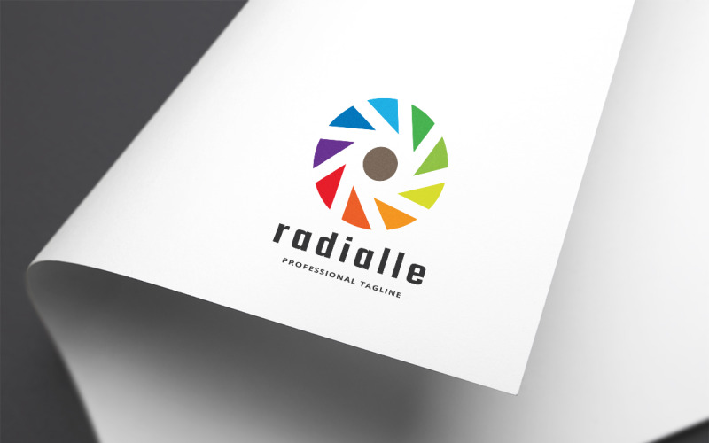 Шаблон логотипа Radialle Letter R