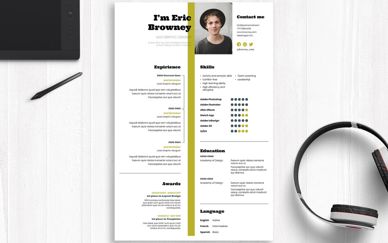 CV con plantilla de currículum inDesign - TemplateMonster