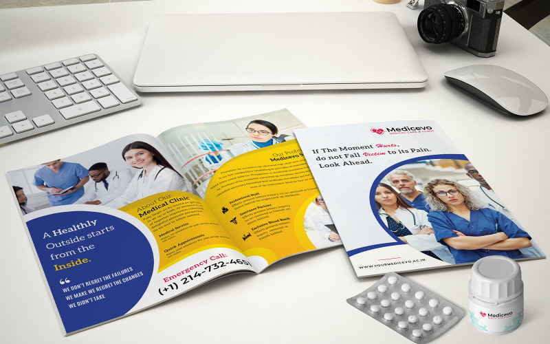 Медицинская брошюра в два сложения - шаблон фирменного стиля