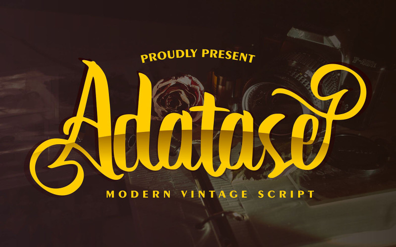 Adatase | Police cursive vintage moderne
