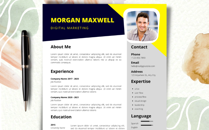 CV de marketing numérique professionnel bleu et jaune premium