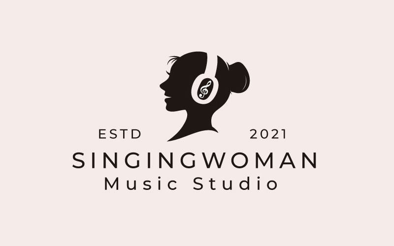 Mulher cantora vintage com fone de ouvido e design de logotipo de notas musicais