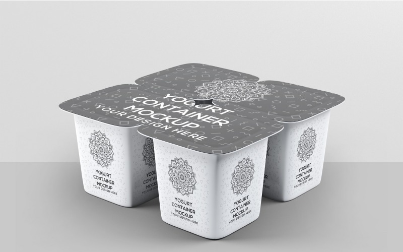 Quattro contenitori di plastica per Yogurt Mockup