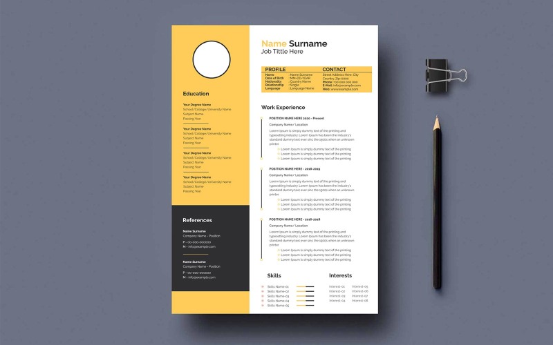 Design de modelo de currículo minimalista com amarelo