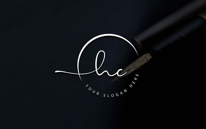 Design de logotipo de letra HC estilo estúdio de caligrafia