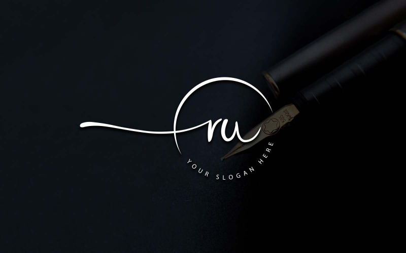 Création de logo de lettre RU de style studio de calligraphie