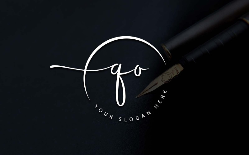 Design del logo della lettera QO in stile studio di calligrafia
