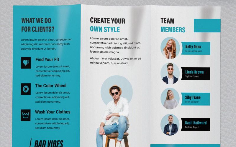 Modello di brochure a tre ante di moda