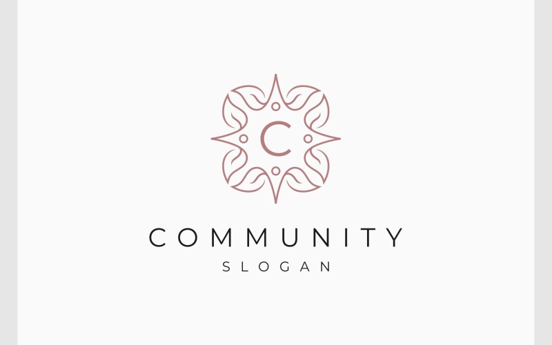 Décoration de feuilles de fleurs avec logo lettre C
