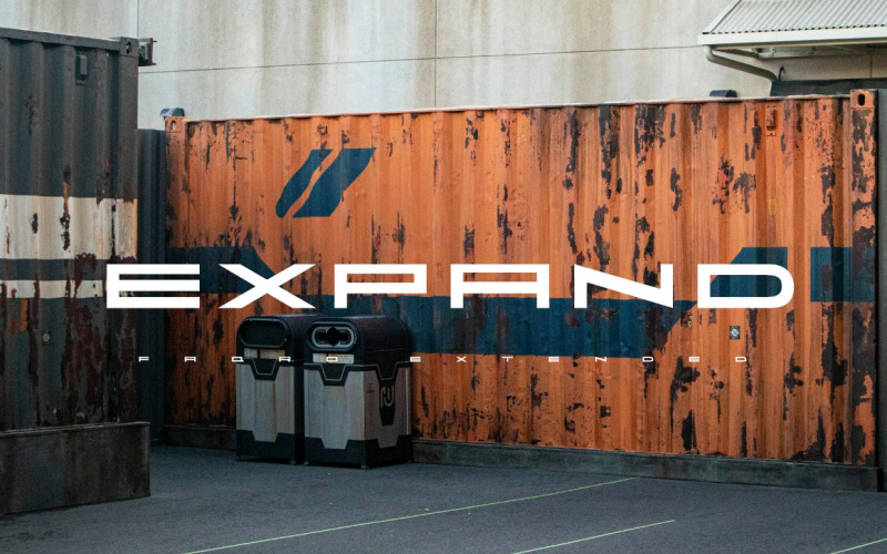 Faqro Extended Vouw het dynamische schreefloze lettertype uit