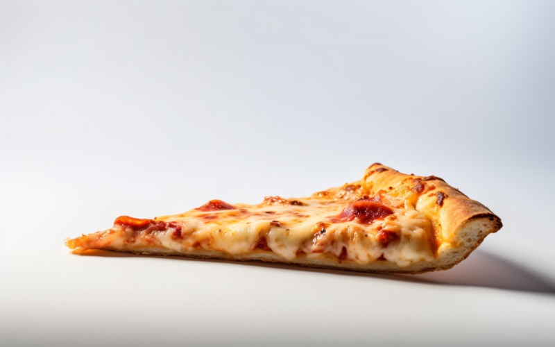 Beyaz zemin üzerine peynirli bir dilim pizza 6