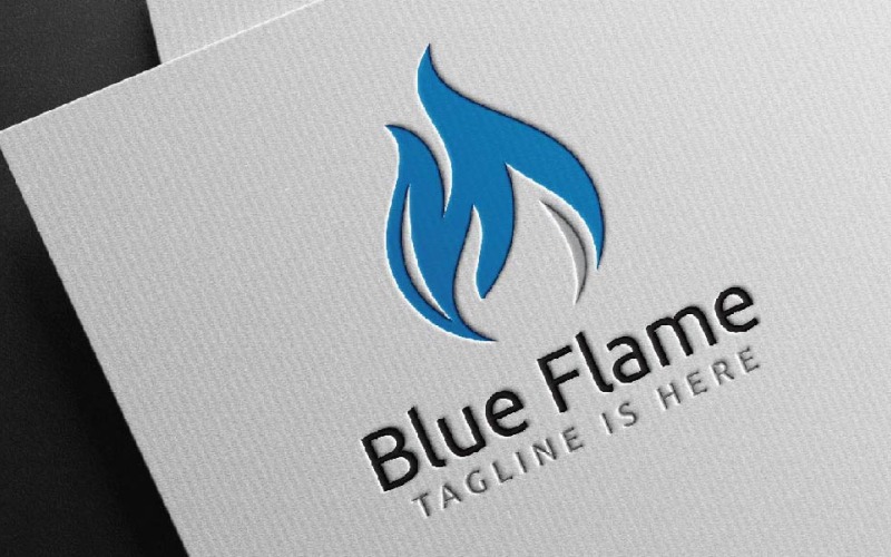 Modelo de logotipo de aventura de acampamento com chamas de fogo azul