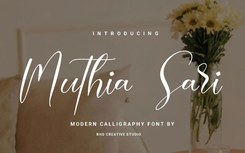 Muthia Sarii - Carattere calligrafico moderno
