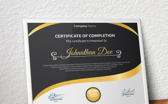 Curvy Elegant Certificate Template